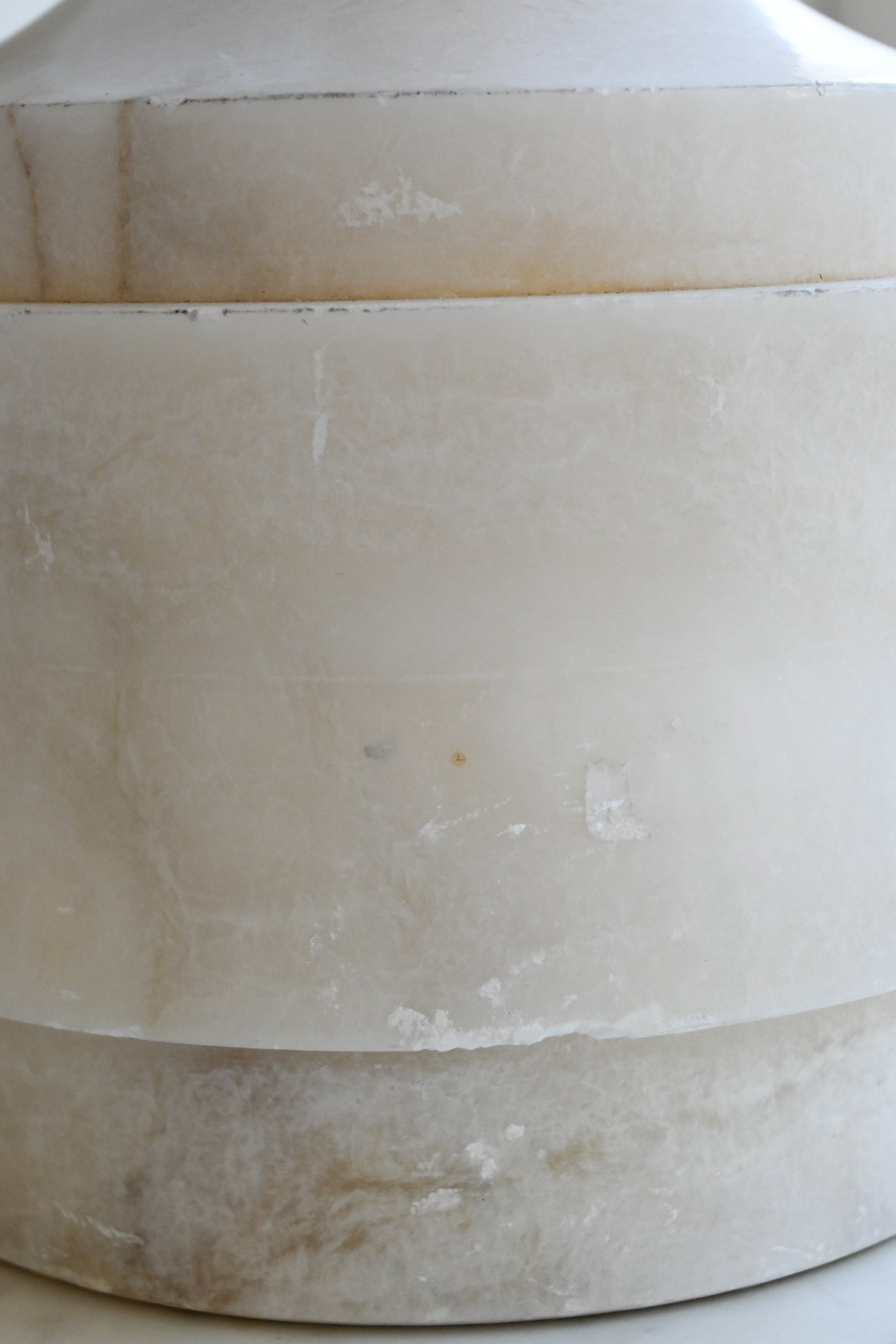 Bordslampa Alabaster