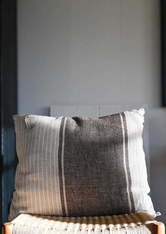 Prydnadskudde Lisi Blom