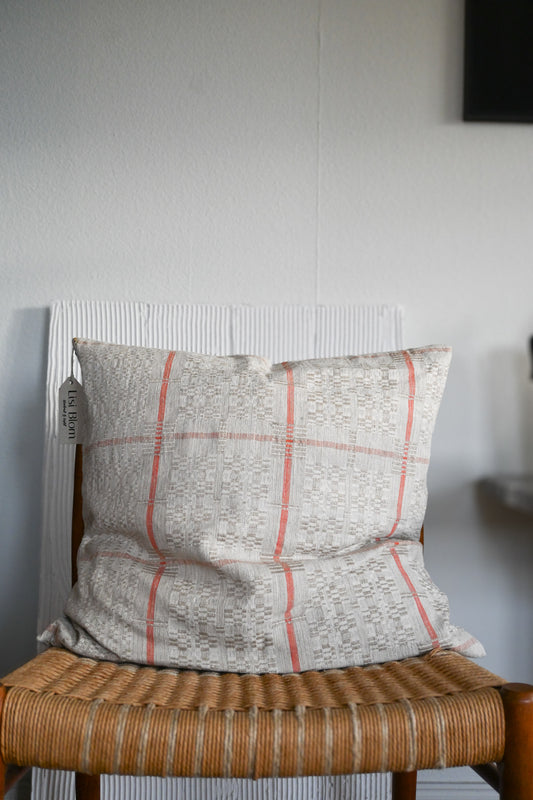 Prydnadskudde Lisi Blom