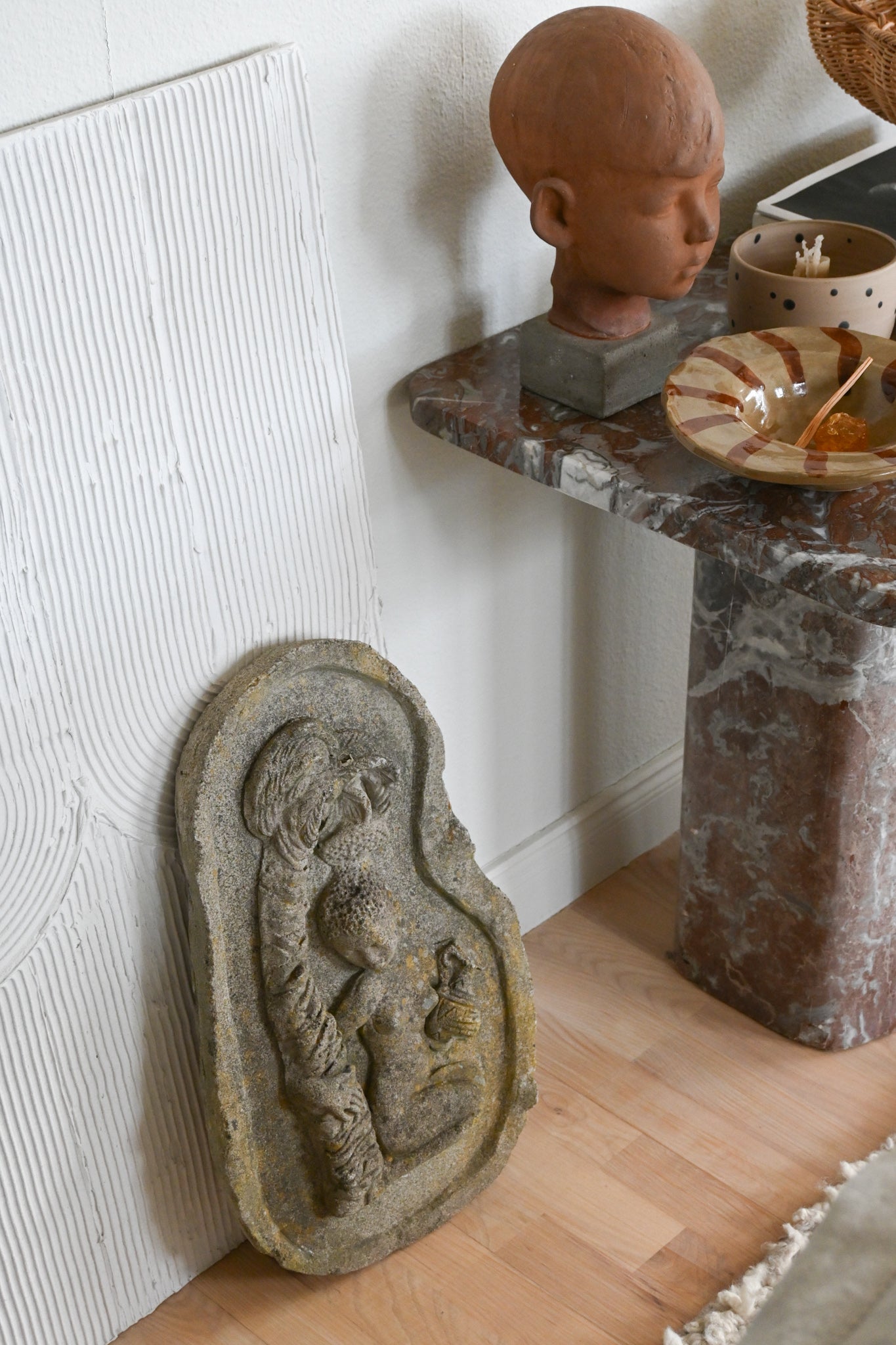 Relief Gino Manca