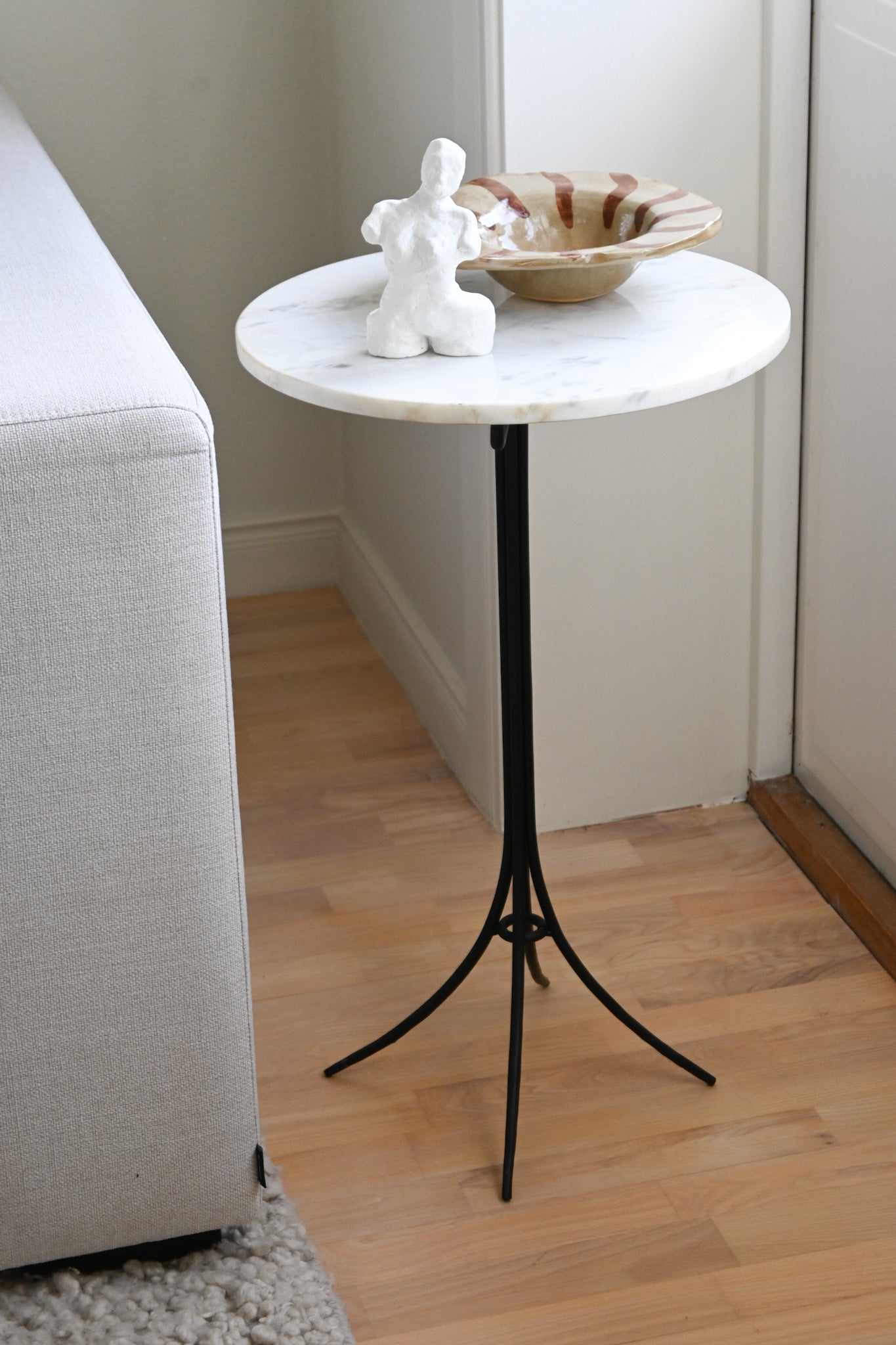 Sidobord Marmor