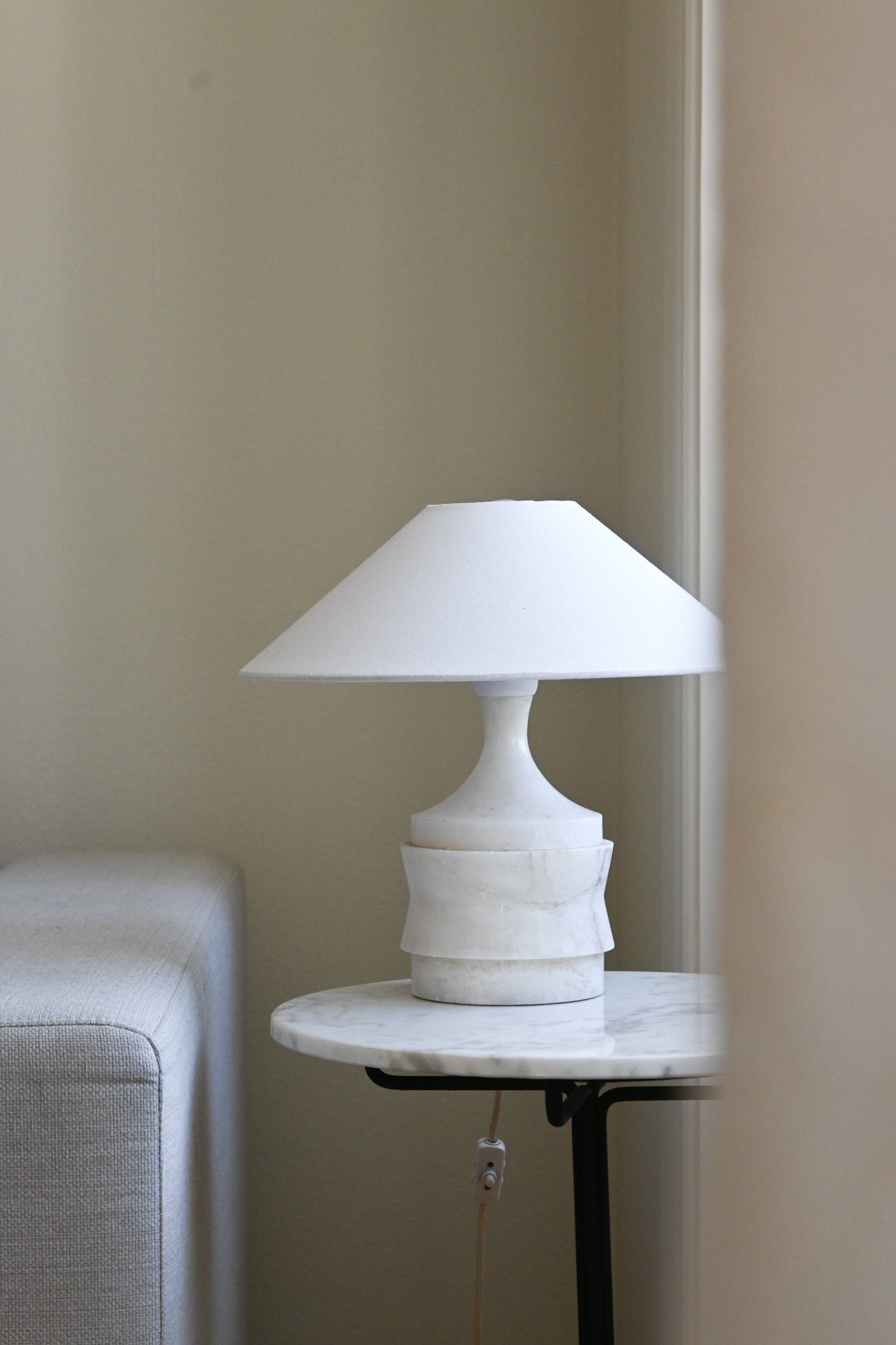Bordslampa Alabaster