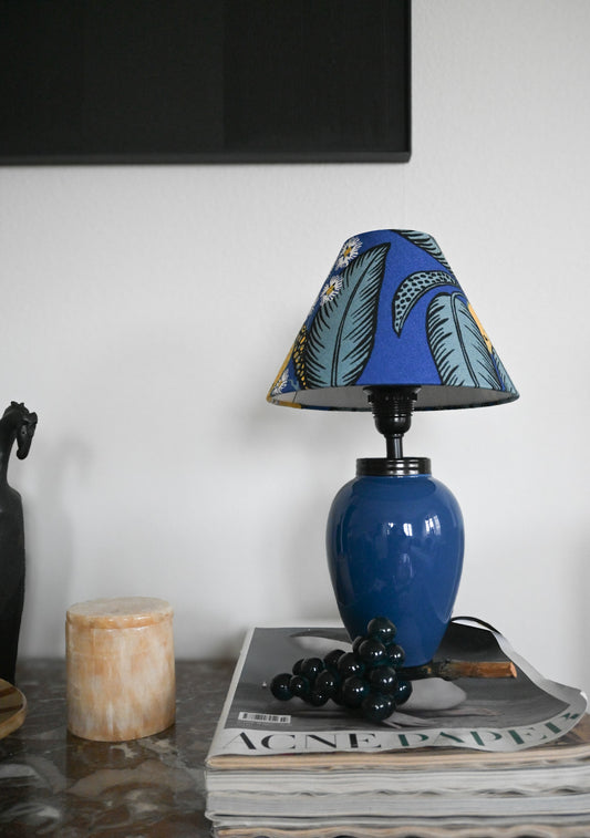 Bordslampa Firma Svenskt Tenn tyg