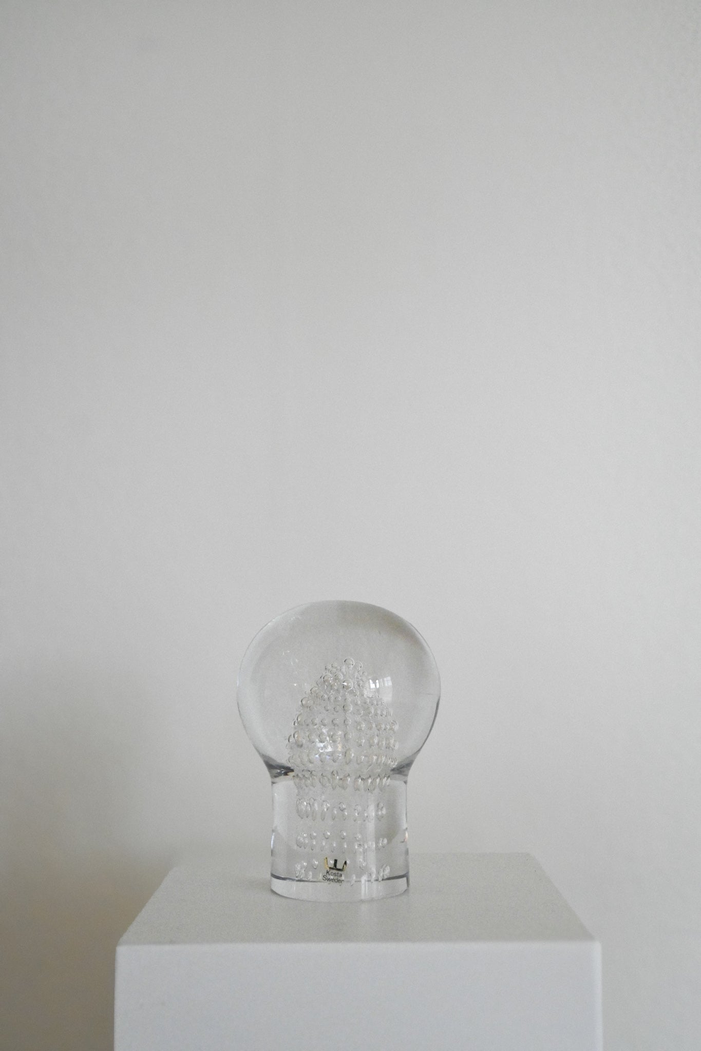 Glasskulptur/Brevpress Göran Wärff